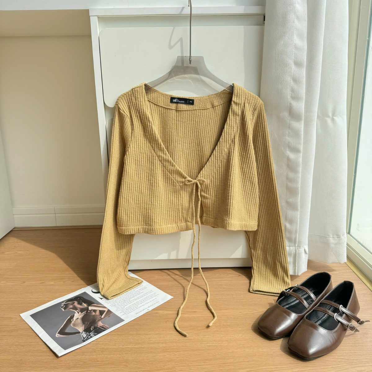 Áo khoác dài tay dáng croptop cột dây Samy Miều Est.2013