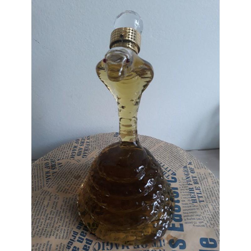 Vỏ chai đựng ruou thủy tinh hình con rắn 1000ml.