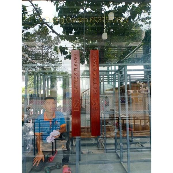 Tay nắm gỗ cửa kính cường lực