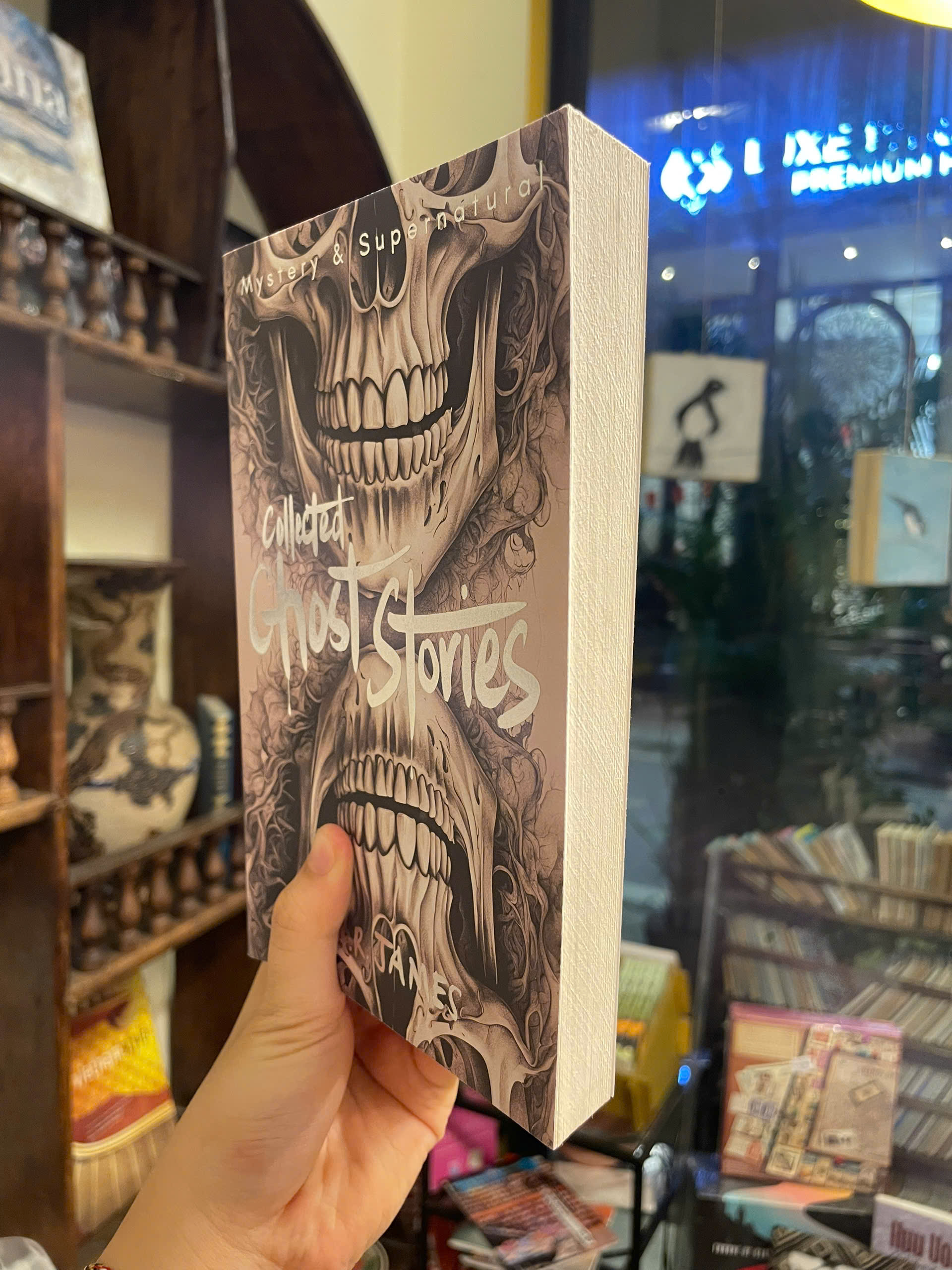 Sách - Collected Ghost Stories (Tales of Mystery &amp; The Supernatural) by M.R. James - Horror book