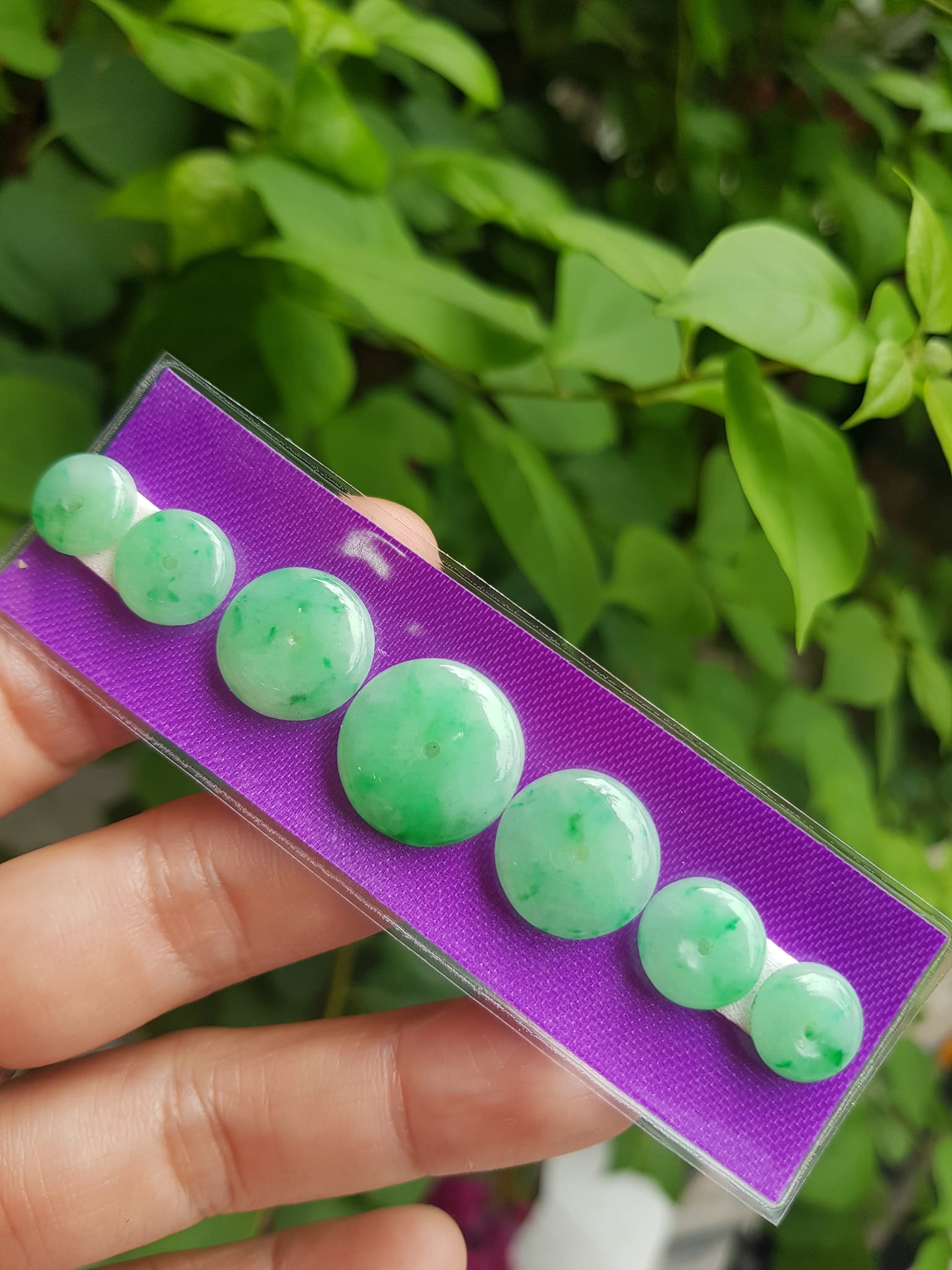 Bộ Trang Sức Lắc Tay Gồm Dãy 7 Đồng Tiền Xanh lớn nhỏ đều quá đẹp Chất liệu đá cẩm thạch tự nhiên mệnh mộc hỏa thủy Nữ bọc vàng làm lắc tay đeo rất đẹp tuyệt vời ạ