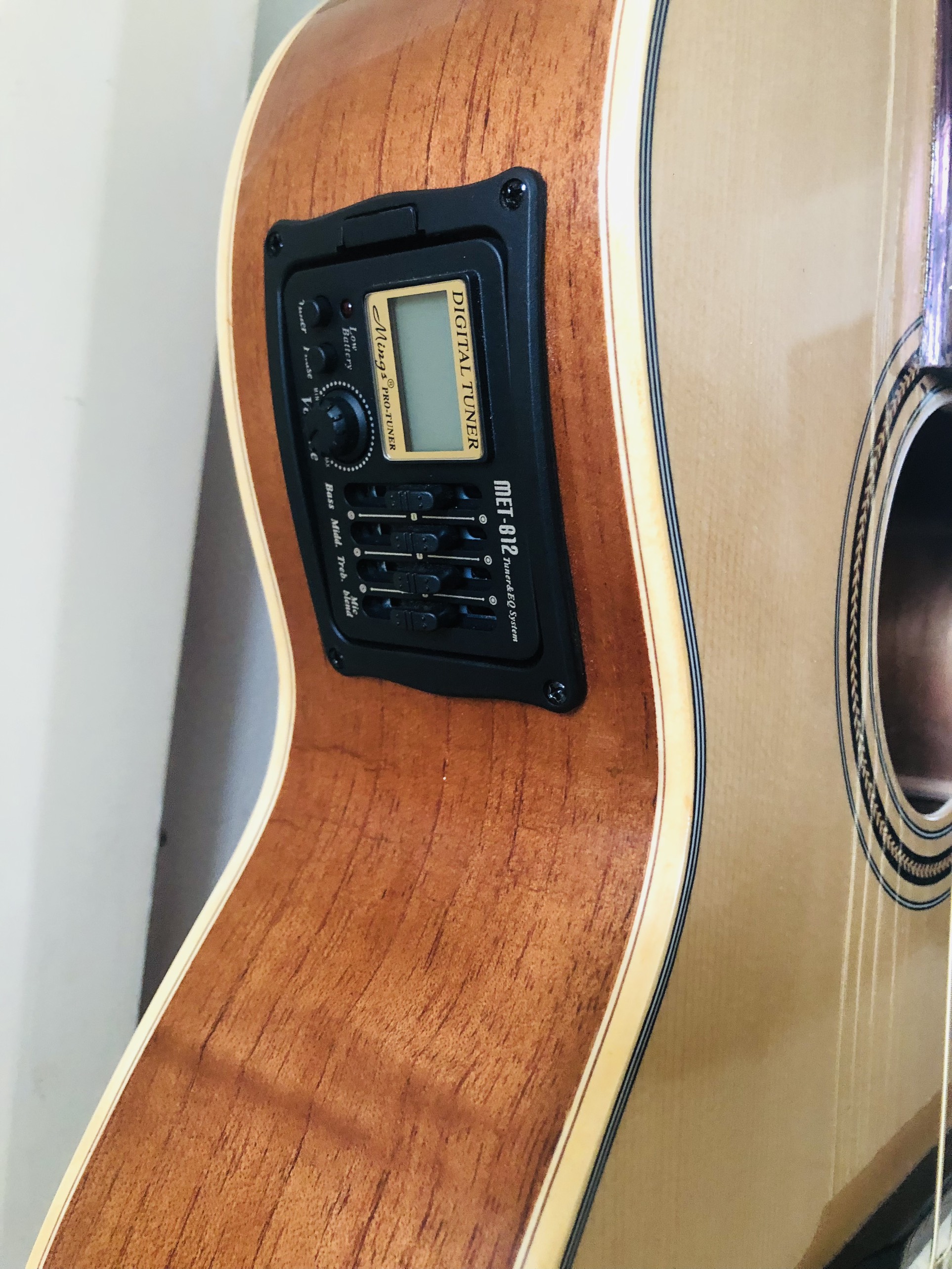 Đàn guitar acoustic có eq full solid hồng đào chất lượng DJ150XB12 Duy Guitar Store dòng đàn ghitar đệm hát dành cho biểu diễn party
