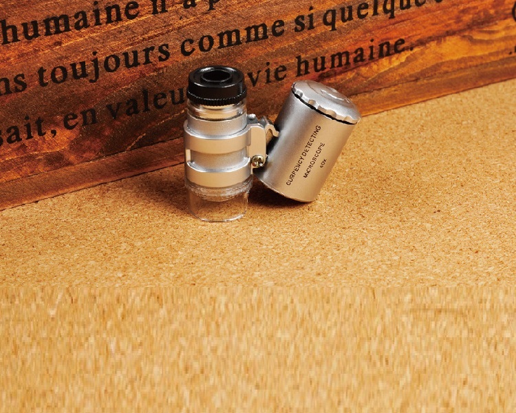Kính lúp mini cầm tay độ phóng đại 60 lần có đèn gập