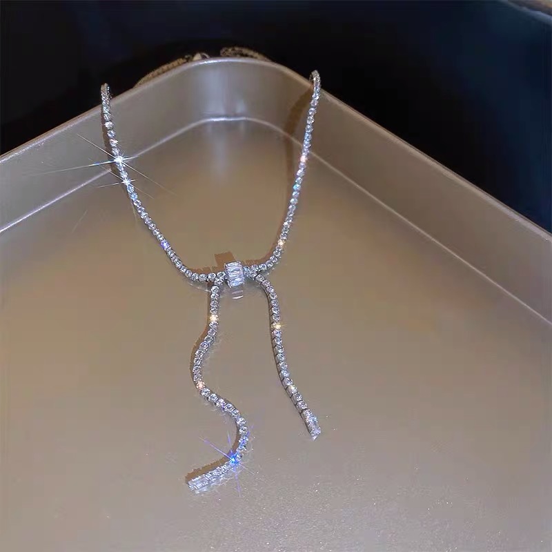 Vòng cổ chocker đính đá