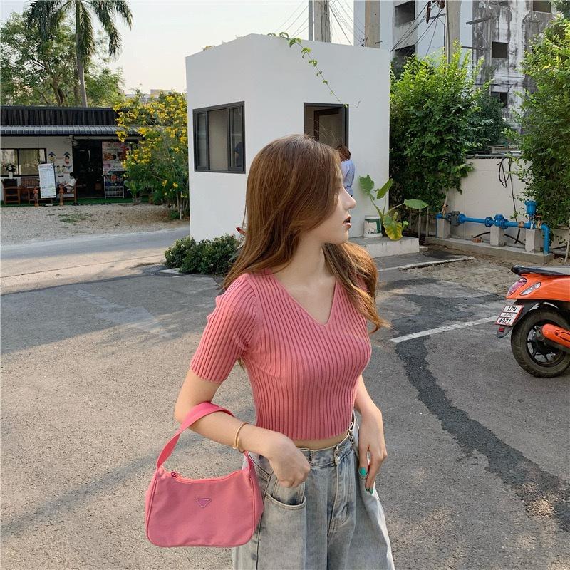MS263 Áo len tăm cổ tim croptop