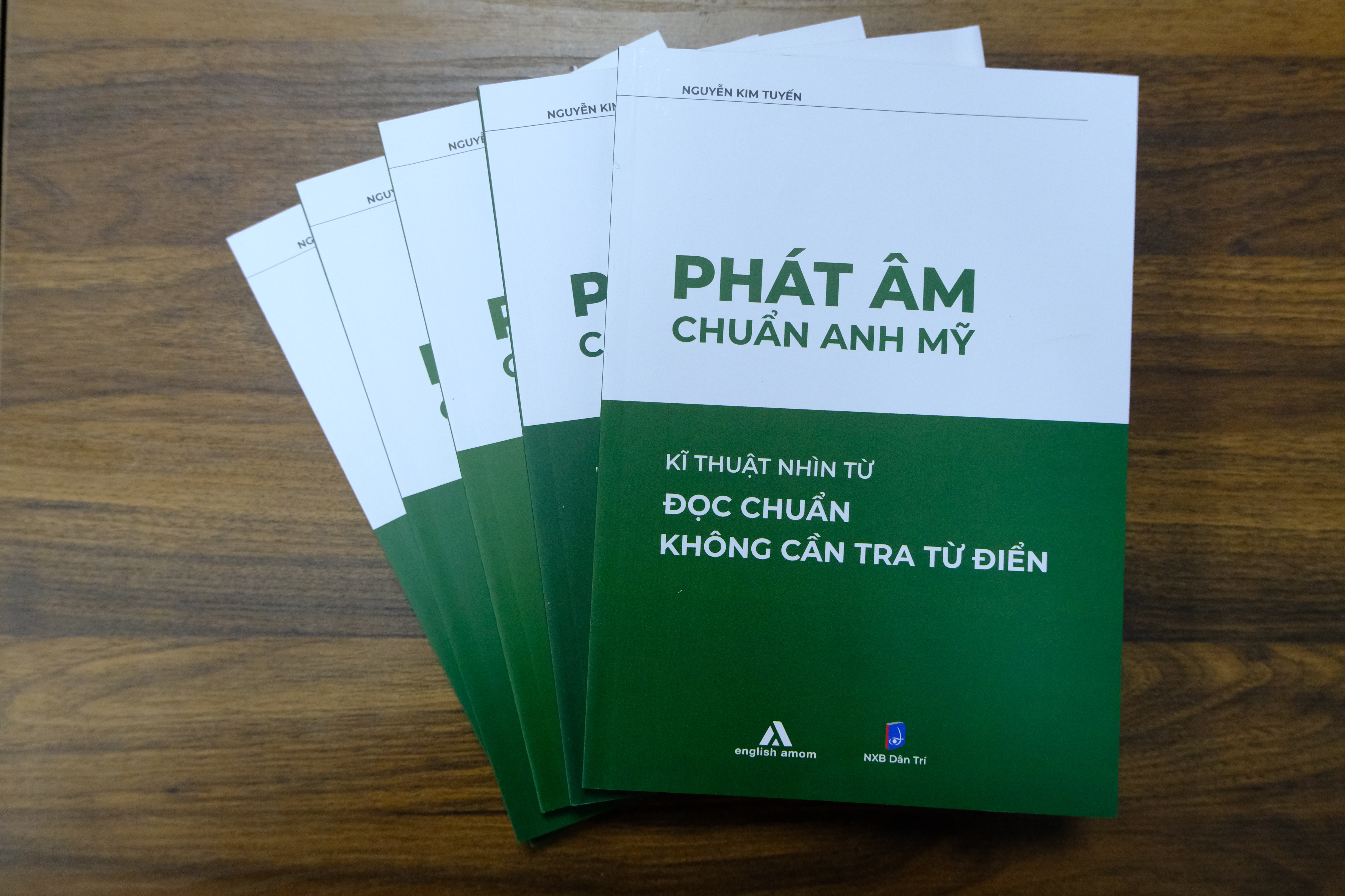 Phát âm chuẩn Anh Mỹ - Kỹ thuật nhìn từ đọc chuẩn không cần tra từ điển