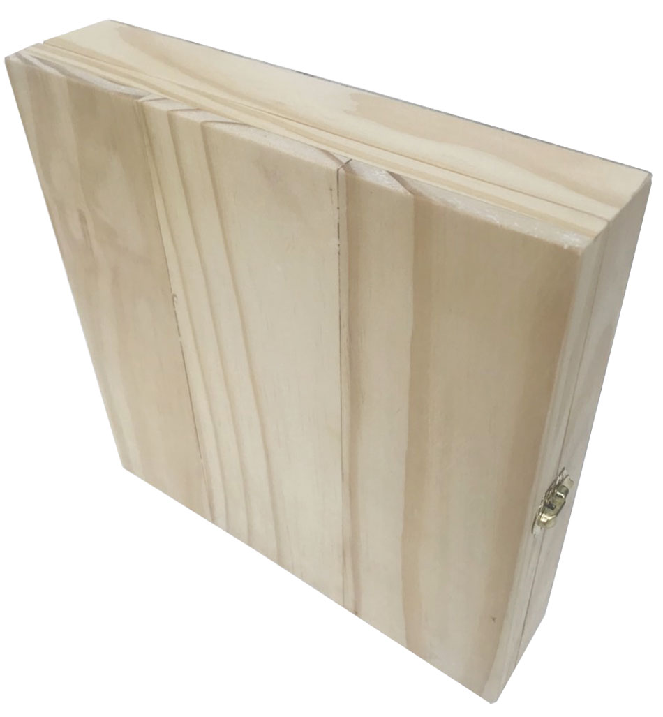 Hộp đựng quà tặng bằng gỗ thông tự nhiên, ,hộp được thiết kế nắp mở tiện dụng, có khóa chắc chắn thích hợp làm hộp quà tặng, hộp lưu trữ vật dụng