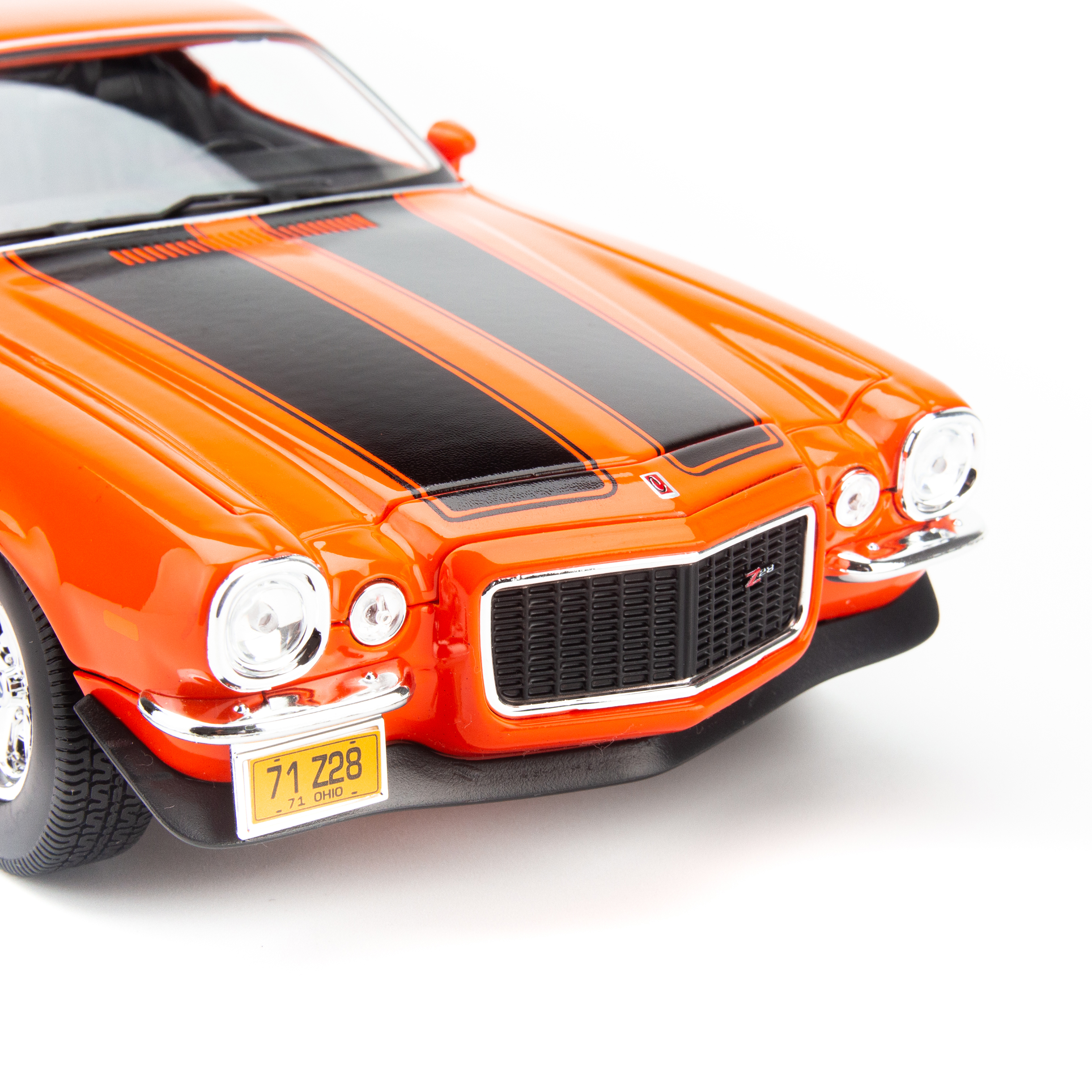 Mô hình xe Chevrolet Chevelle SS454 Sport Coupe 1971 1:18 Maisto - 31890