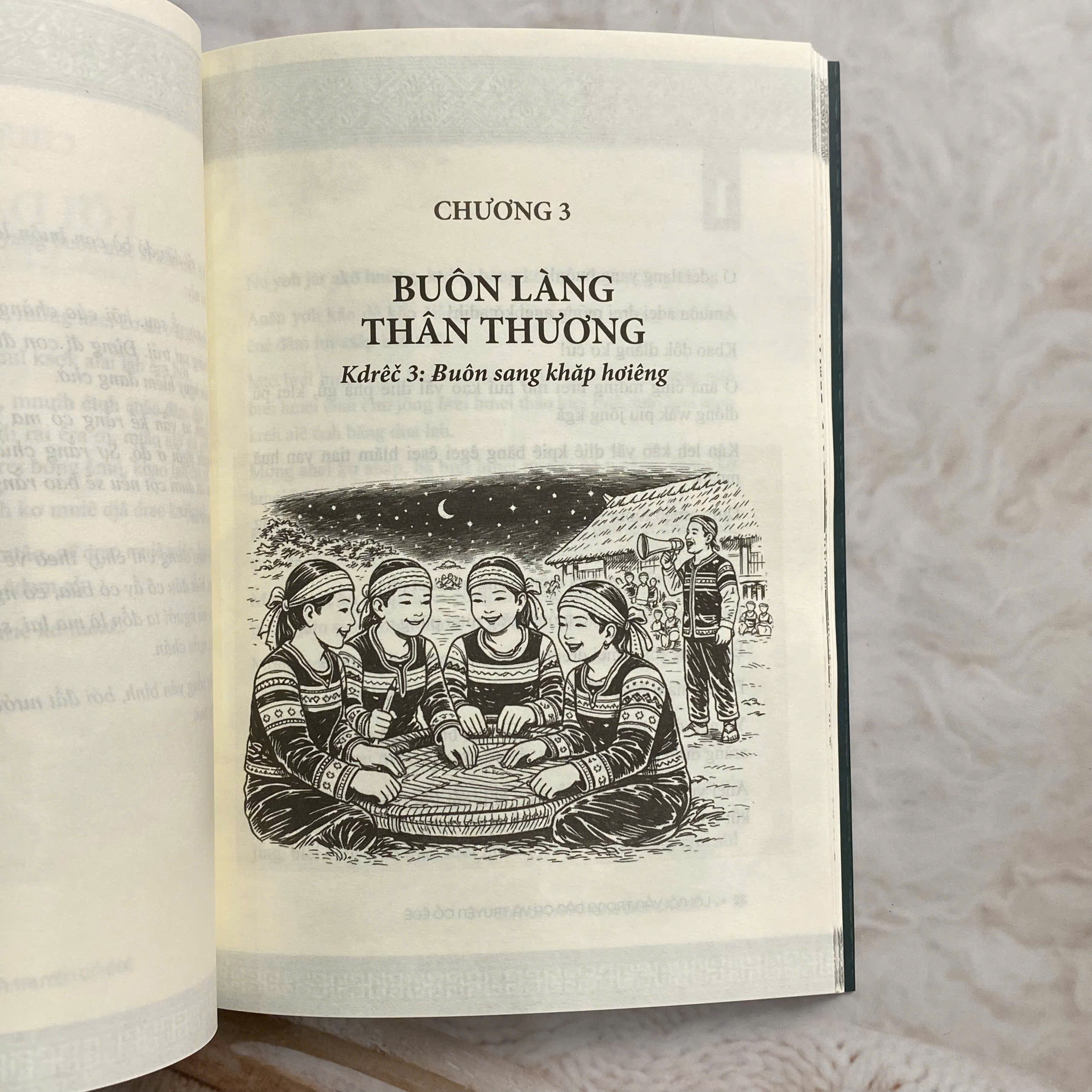 COMBO 3 CUỐN: Lời nói vần trong dân ca và truyện cổ Êđê + Từ vựng tiếng Êđê theo chủ đề và ví dụ thực tế + Tự học tiếng Êđê qua các tình huống hội thoại