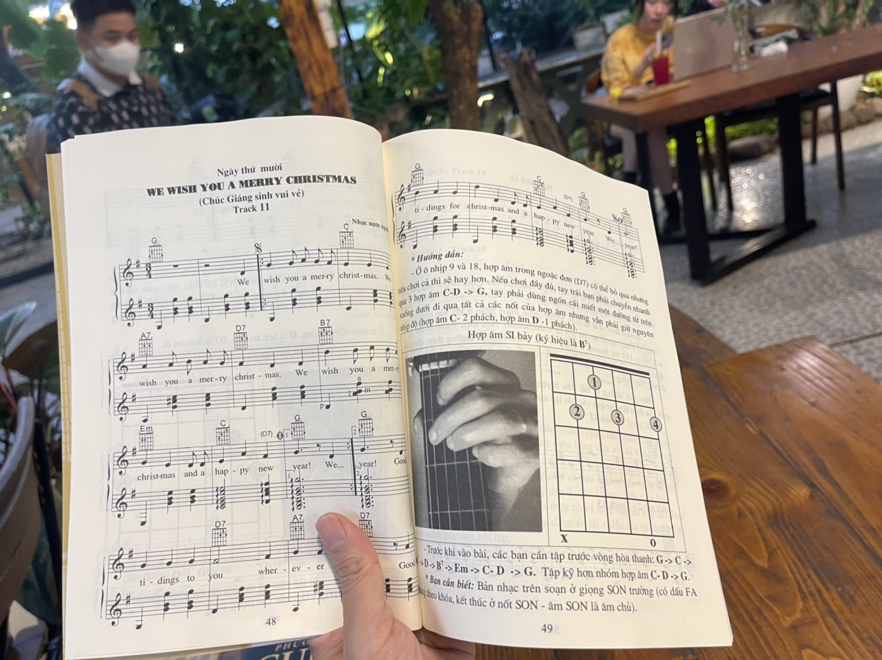 30 NGÀY BIẾT ĐỆM GUITAR – Song Minh biên soạn – Huy Hoàng Bookstore – NXB Dân Trí
