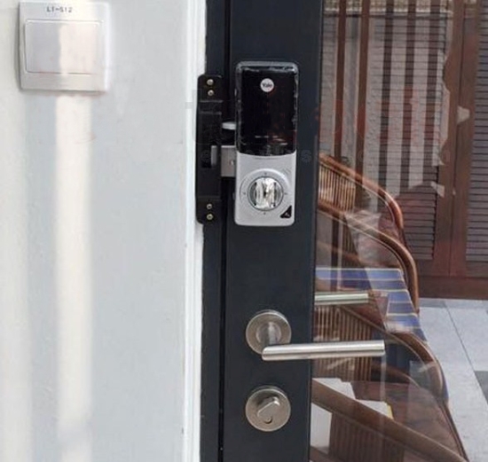 Khóa điện tử Yale YDR 323