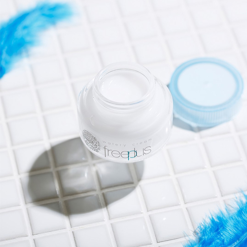 Kem Dưỡng Ẩm Màng Nước Freeplus Watery Cream 50g
