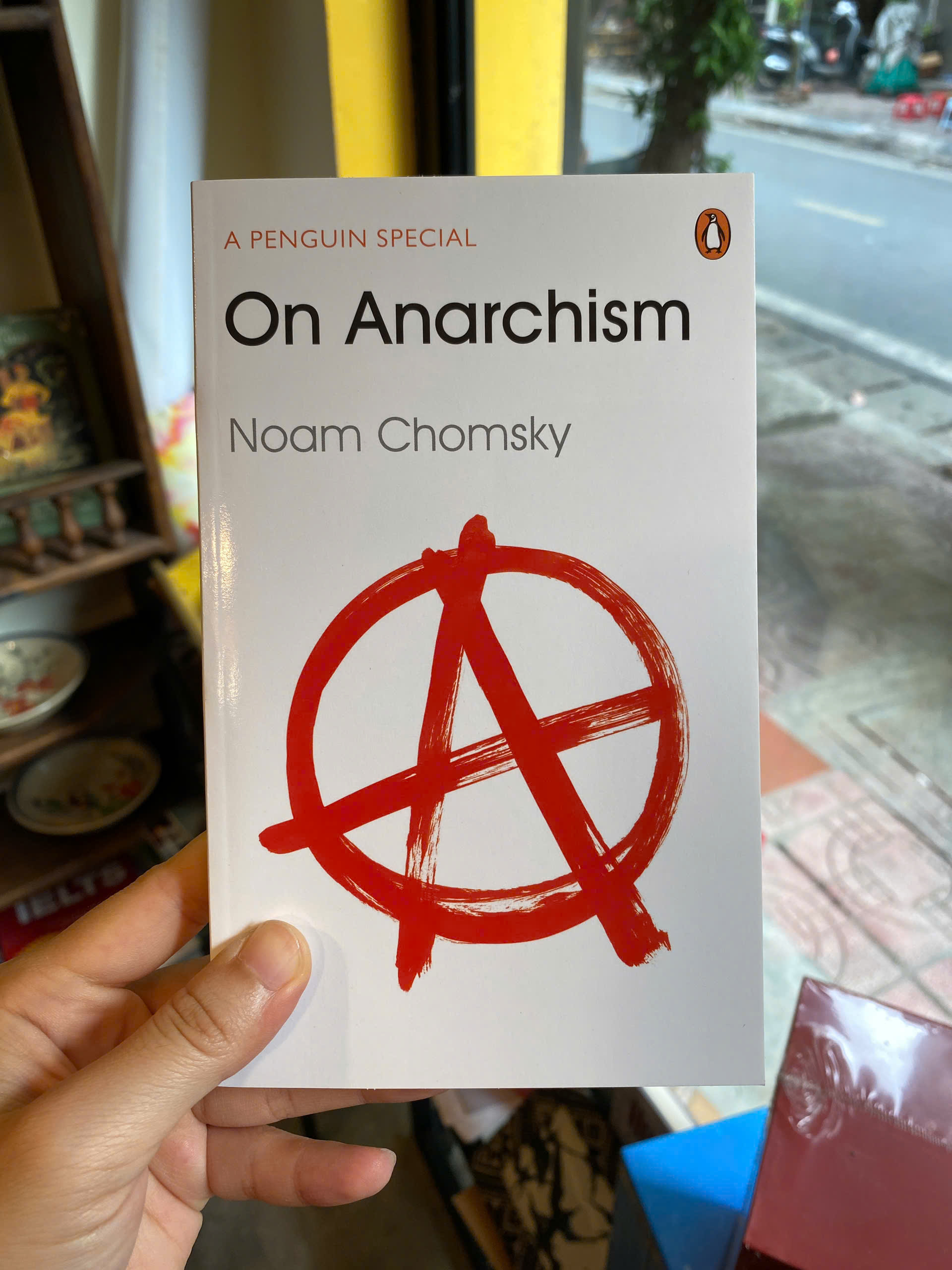 Sách - On Anarchism by Noam Chomsky | English Philosophy - Politics Nonfiction | Sách ngoại văn