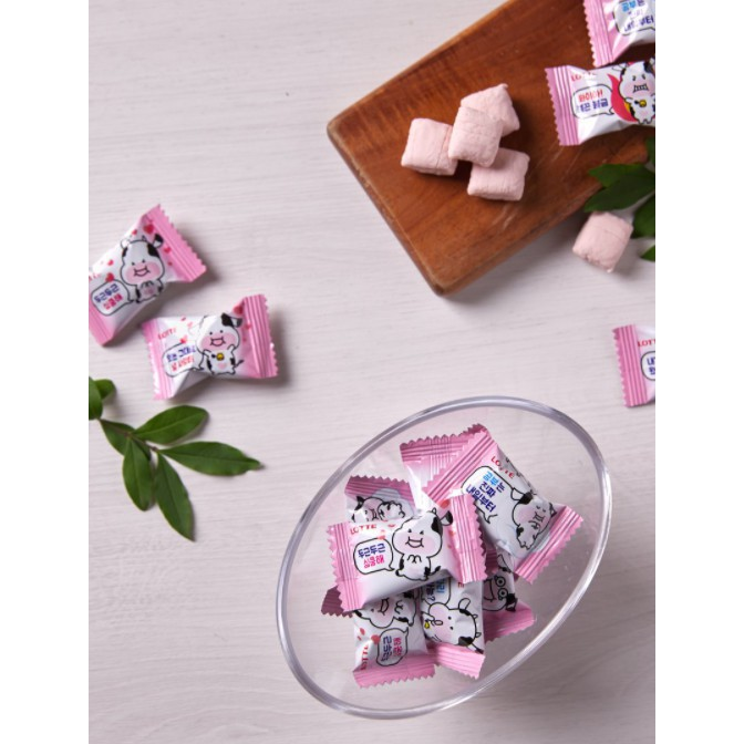 Kẹo sữa bò Lotte Malang Cow Vị Dâu Hàn Quốc 79g
