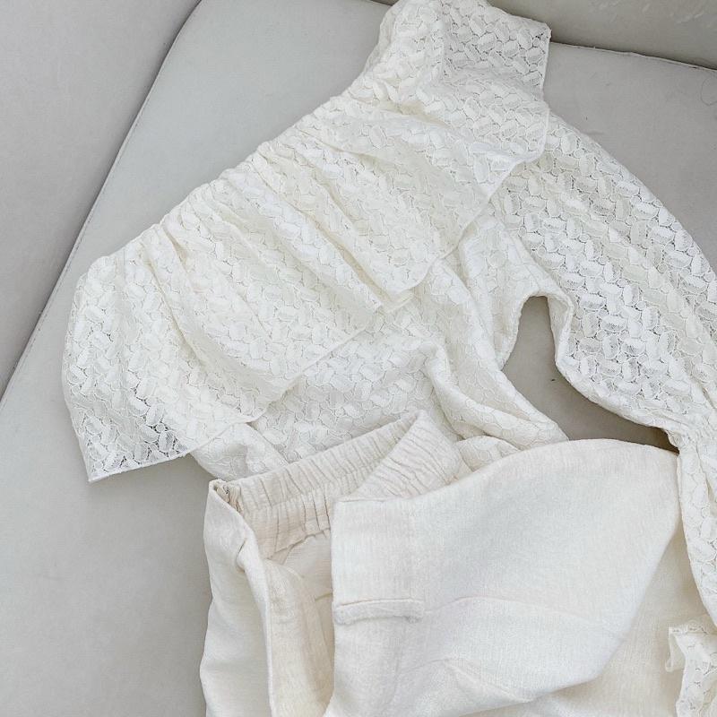 Sét Áo Trắng Ren Hoa Lệch Vai Mix Short Trắng Sét Siêu Xinhhh