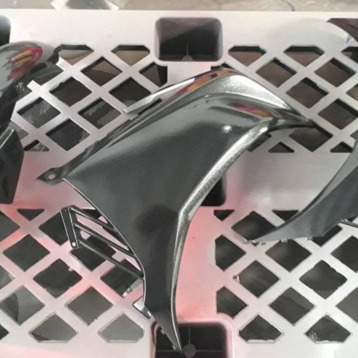 Sơn xịt Samurai Kurobushi - MÀU ĐEN KIM LOẠI Kawasaki K159