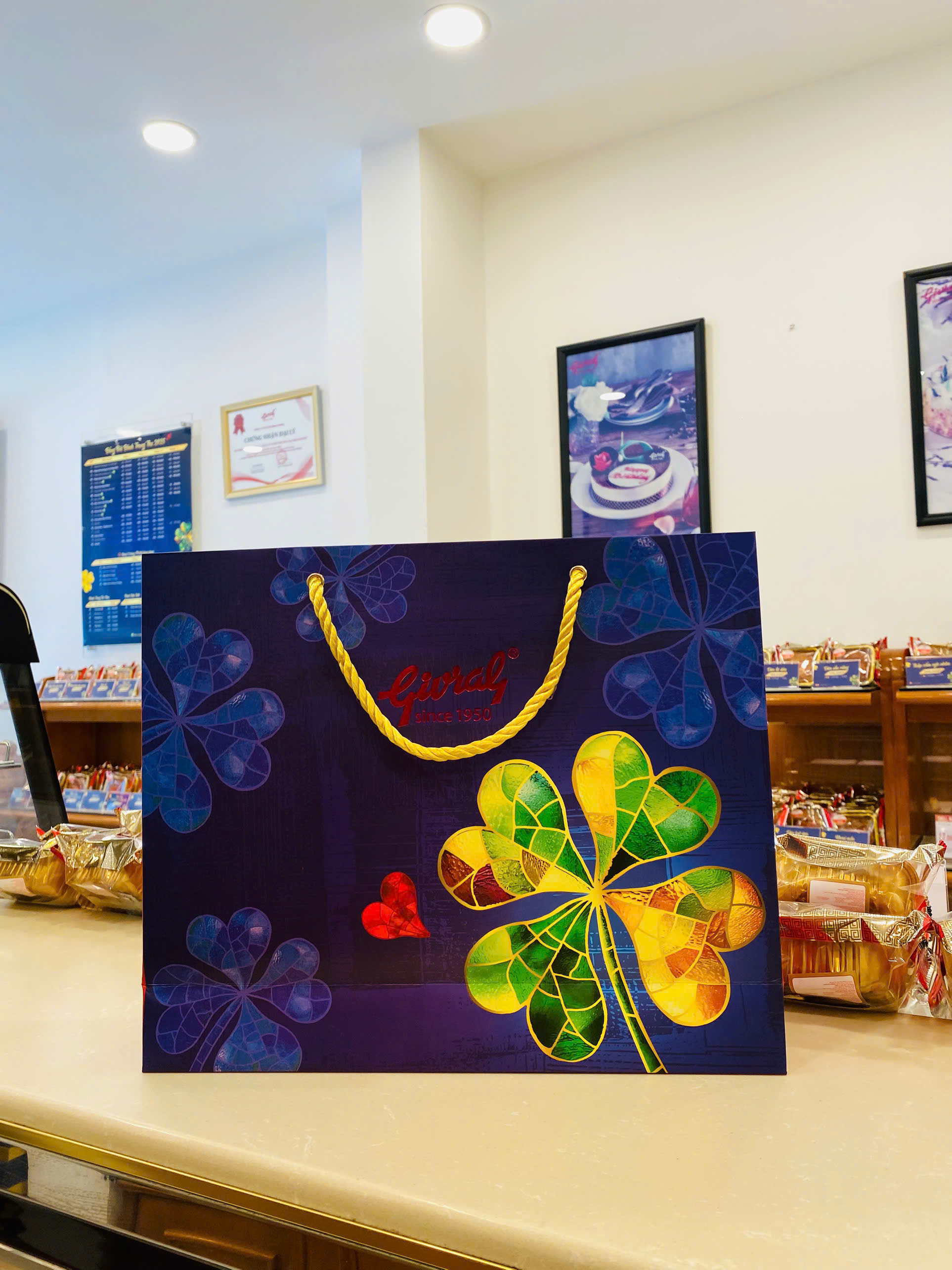 Hộp 4 Bánh Trung Thu Givral Sum Vầy 7 (200gr)