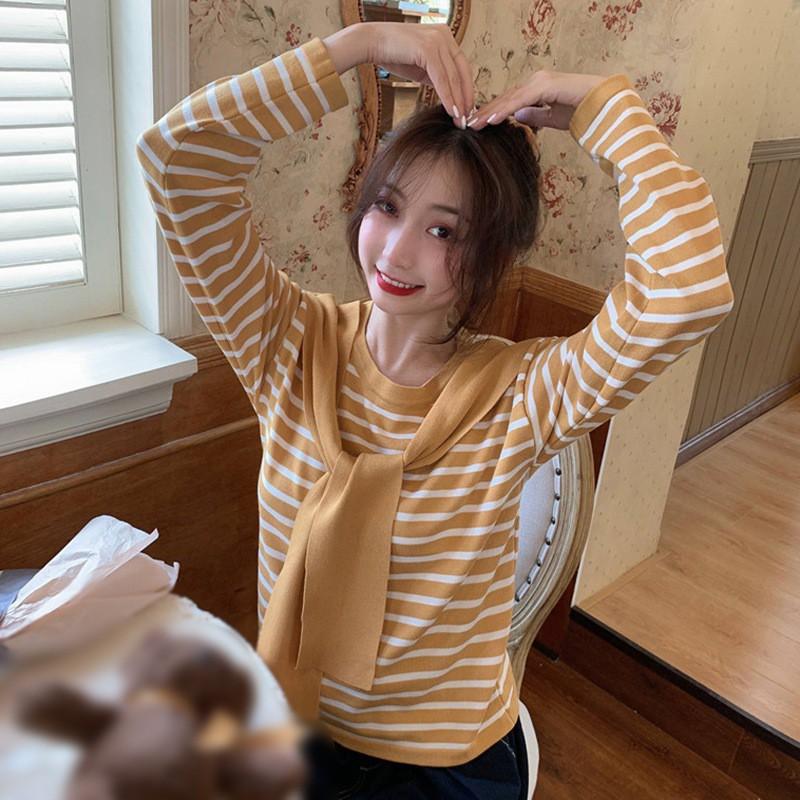 Áo thun dài tay dáng rộng in kẻ sọc phối khăn choàng thời trang Hàn Quốc cho nữ