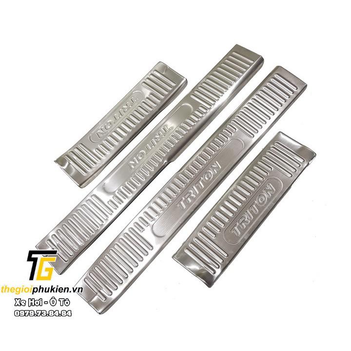 Bộ Ốp bậc cửa, Nẹp bước INOX chân Mitsubishi Triton Triton 2019 – Bên Trong