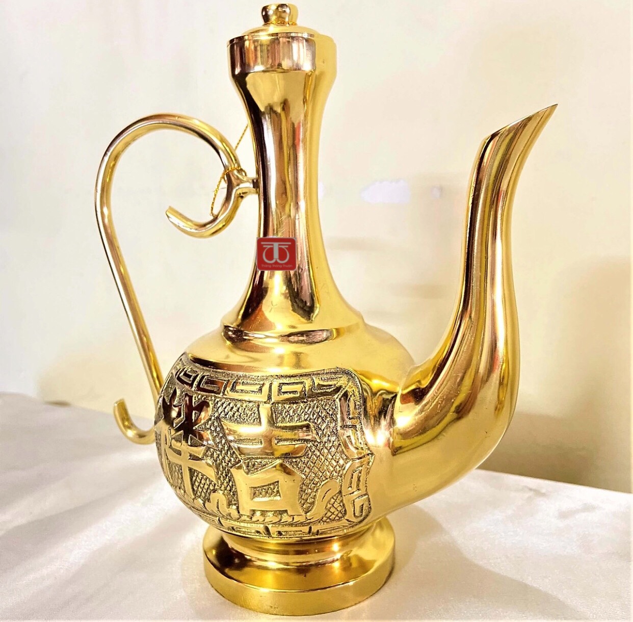 Bình trà thờ cúng bằng bằng vàng bóng BH903