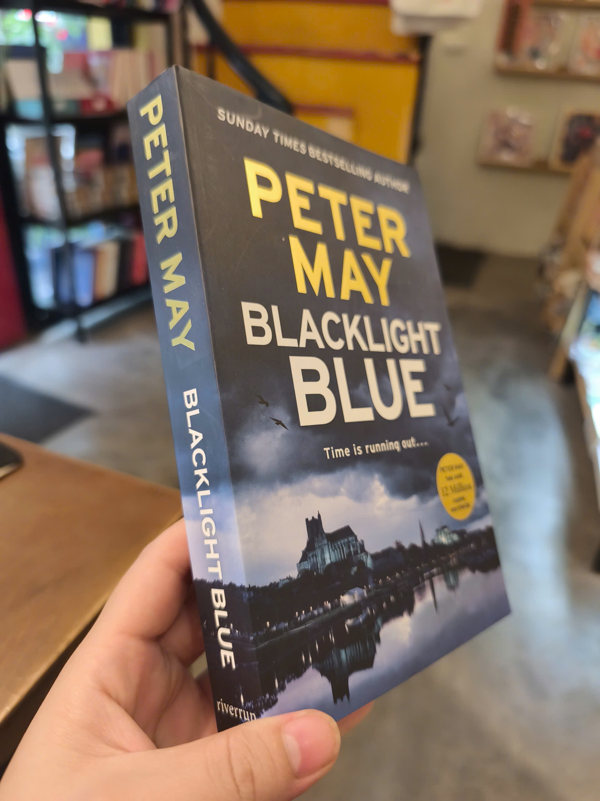 Sách - Blacklight Blue by Peter May | Mystery/ Crime/ Ngoại văn Nhập khẩu/ Trinh thám Tiếng Anh