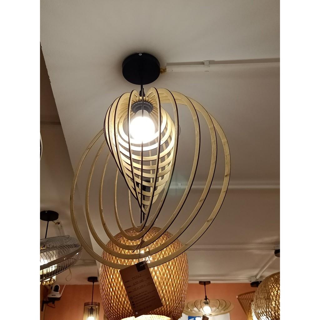 Đèn thả trần bằng gỗ Đèn gỗ thả trần gia công trang trí nhà và decor quán cafe bền đẹp, độc, lạ hiện đại