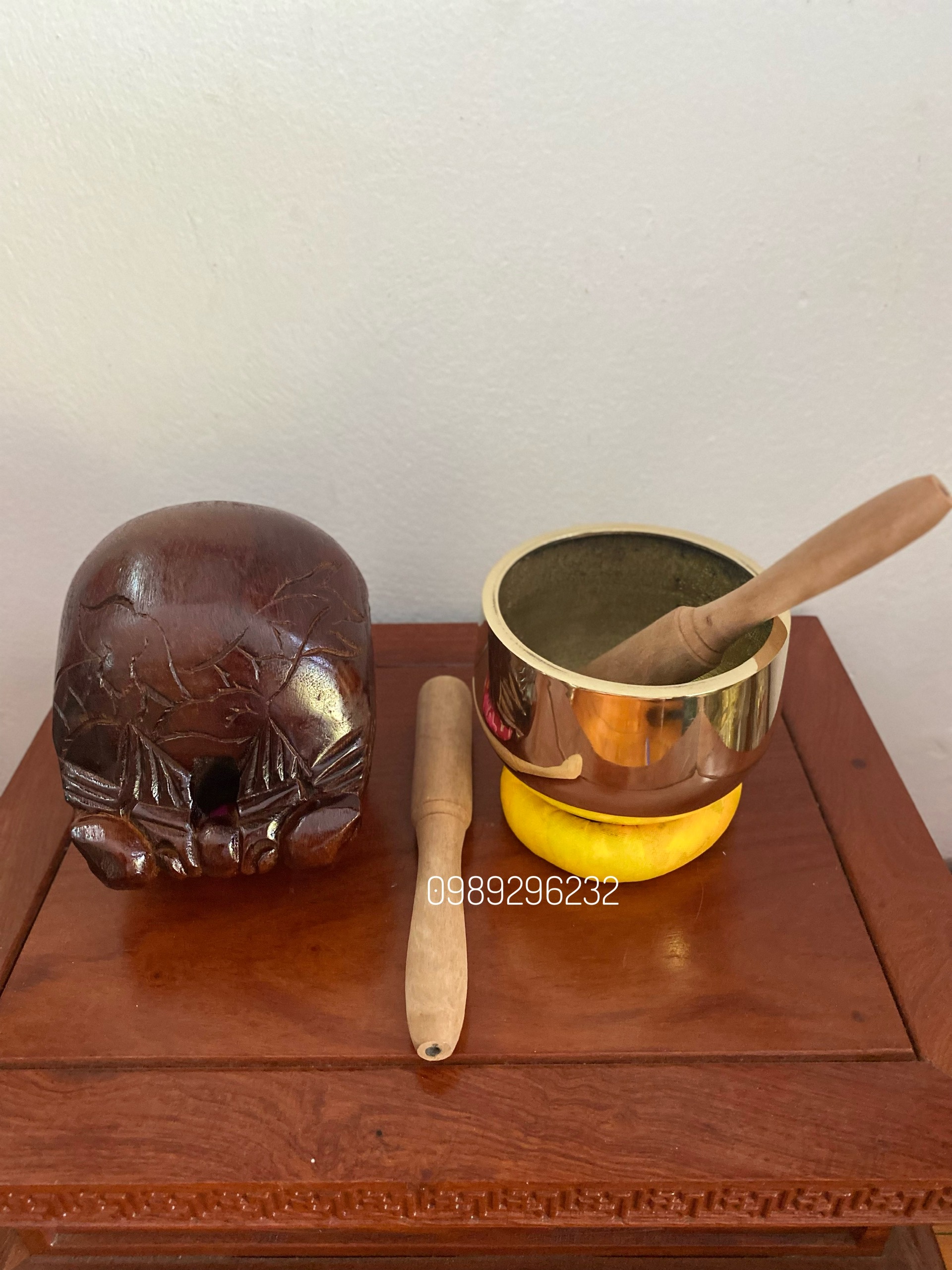 Bộ Chuông Mõ Tụng Kinh Cao Cấp Chuông Bằng Đồng Vàng Mõ Bằng Gỗ Đầy Đủ 2 Đế Và 2 Dùi Gỗ s2