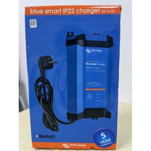 Bộ sạc BlueSmart IP22 Charger 24/16(3) 230V CEE 7/7 của thương hiệu Victron Energy