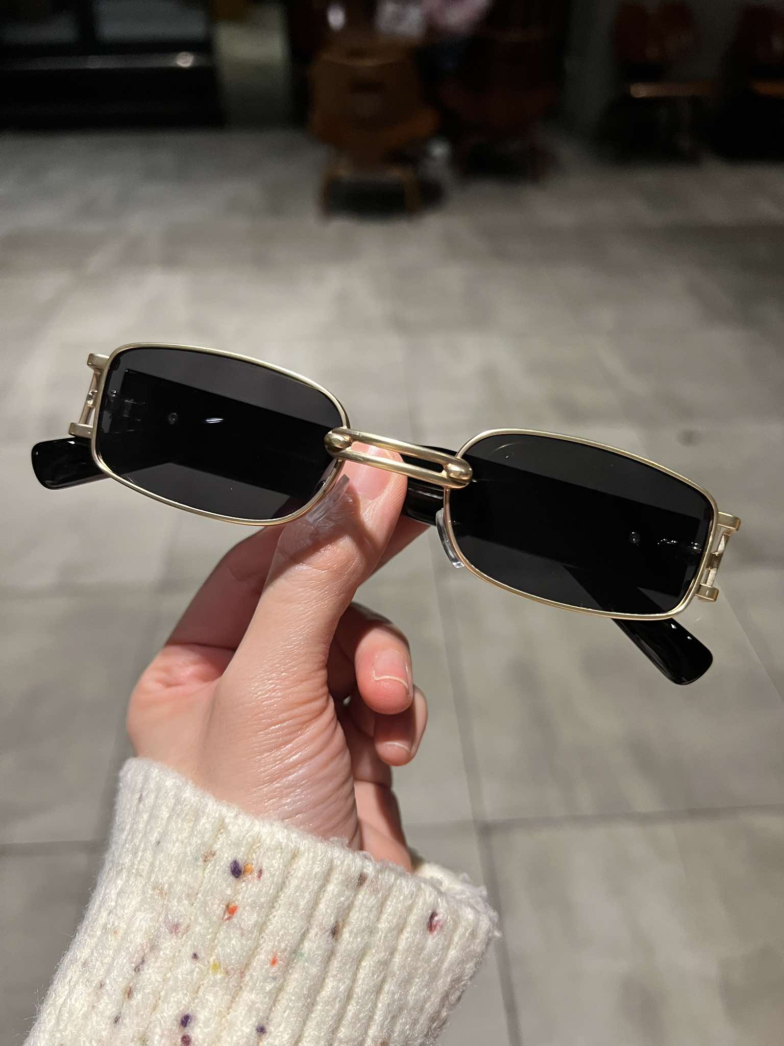 Kính mát unisex nam nữ Mắt vuông form nhỏ chống nắng sành điệu