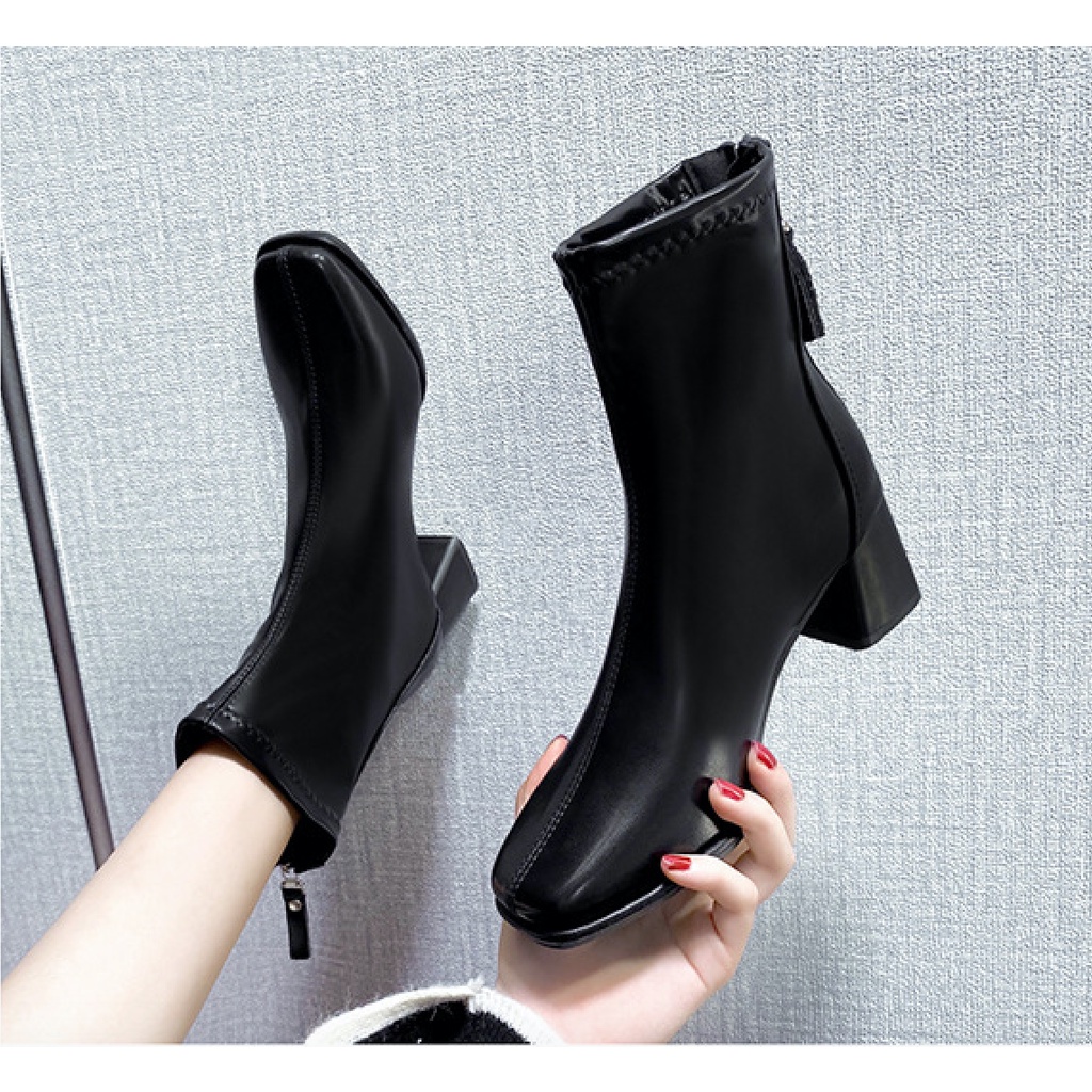 Giày boot nữ cổ lửng màu đen ĐƠN GIẢN đế thấp GBN2301