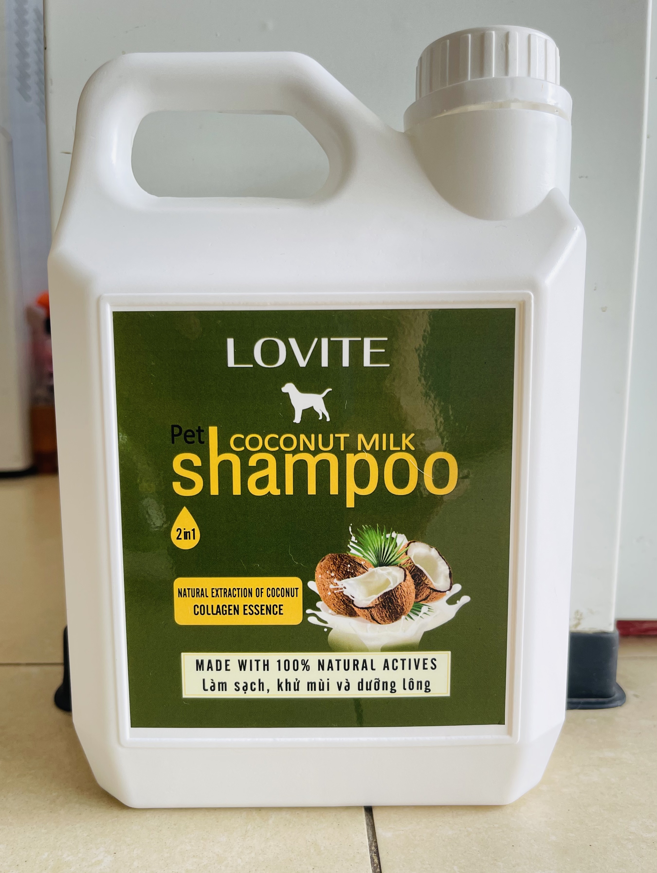 Sữa tắm lovite can 2L cho chó mèo