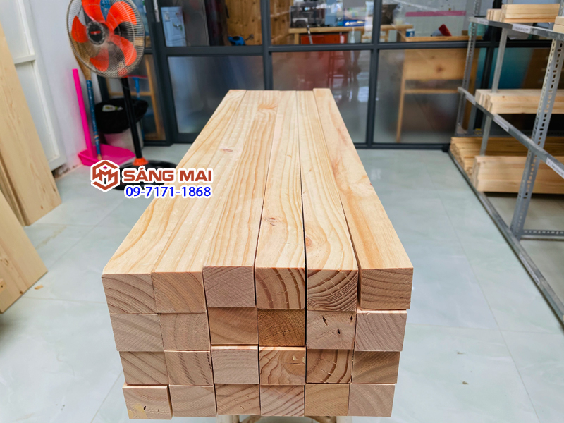 Thanh gỗ thông vuông 4cm x 4cm x dài 100cm + láng mịn 4 mặt