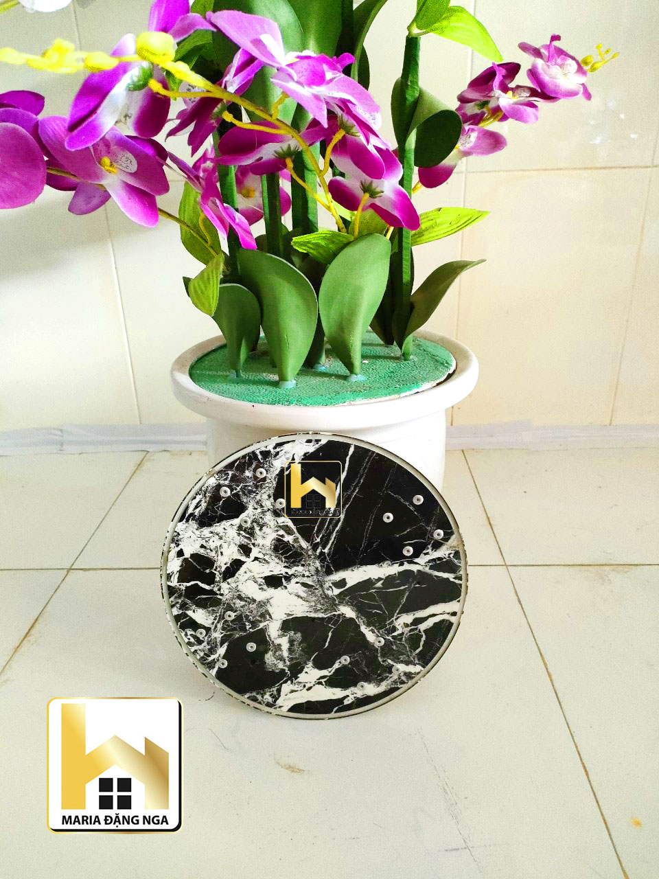 Đế để chậu cây , đế lót chậu cây , chân đế chậu cây có bánh xe , mặt đá hoa cương 25cmx25cm