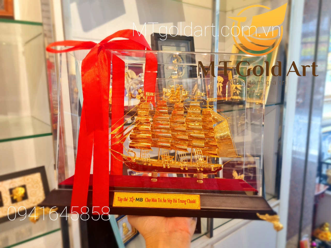Mô hình thuyền buồm mạ vàng MT Gold Art(305 x 118x 225 mm) M06- Hàng chính hãng, quà tặng dành cho sếp, khách hàng, đối tác