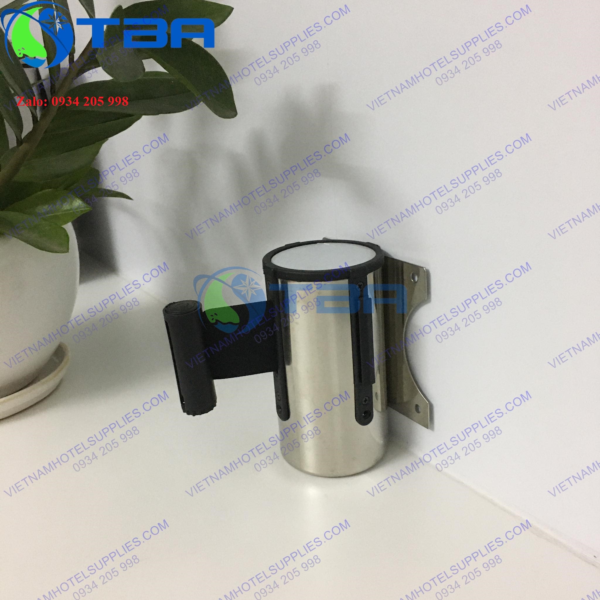 Trụ chắn gắn tường inox 5m với dây căng màu đen nhập khẩu cao cấp