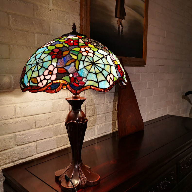 Đèn bàn trang trí Tiffany chao đèn đường kính 40cm