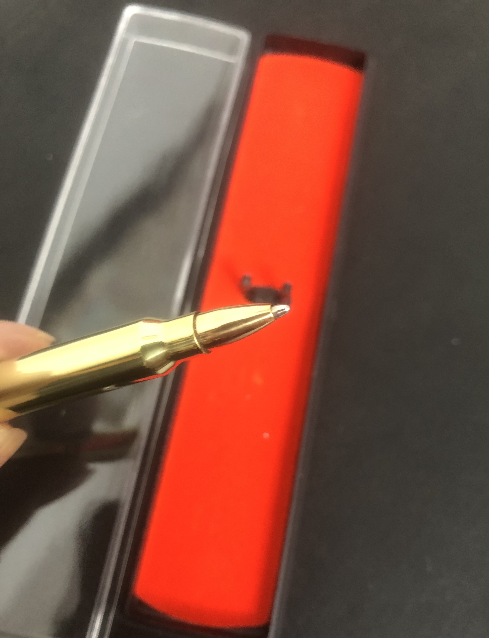 Bút vỏ đạn R15 chế tác thủ công, có hộp bảo quản sang trọng