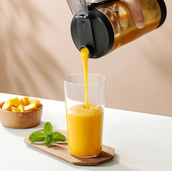 Máy xay sinh tố cầm tay LocknLock Powerful portable blender EJJ356BLK, dung tích 600ml - Màu đen - Hàng chính hãng