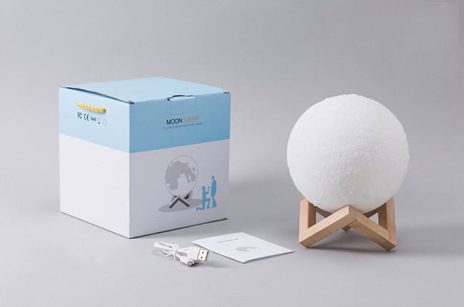 Đèn ngủ không dây mặt trăng 3D sạc USB