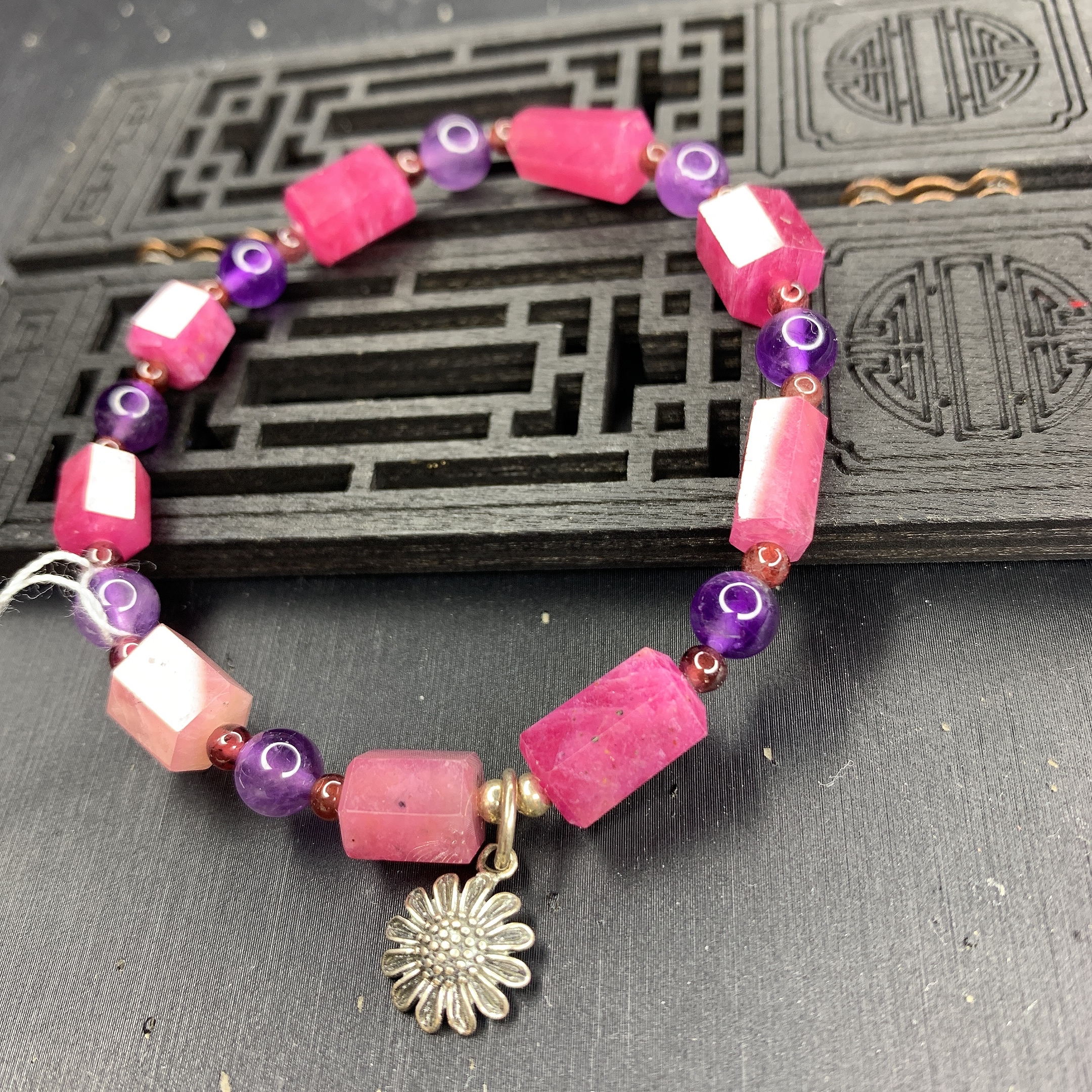 Chuỗi đá phong thủy Ruby kết hợp thạch anh tím và ngọc hồng lựu, bạc 925