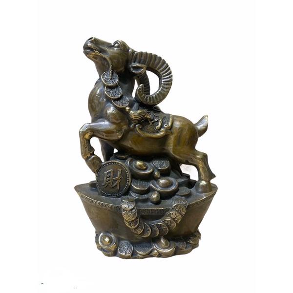 Tượng mùi đứng thỏi vàng bằng đồng