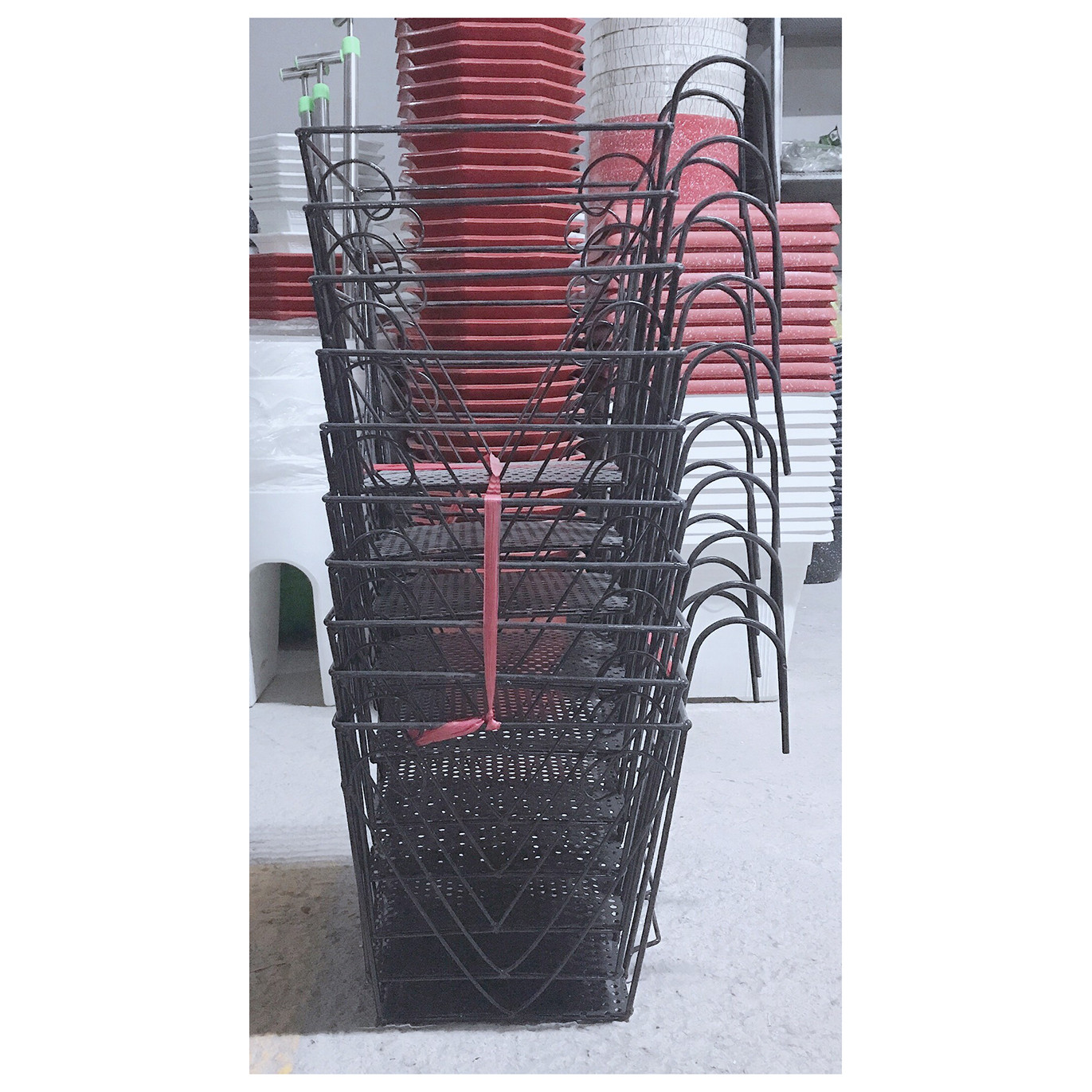 10 Giỏ Sắt 24x23cm Hình Vuông Màu ĐEN Treo Chậu Hoa Lan Can Ban Công