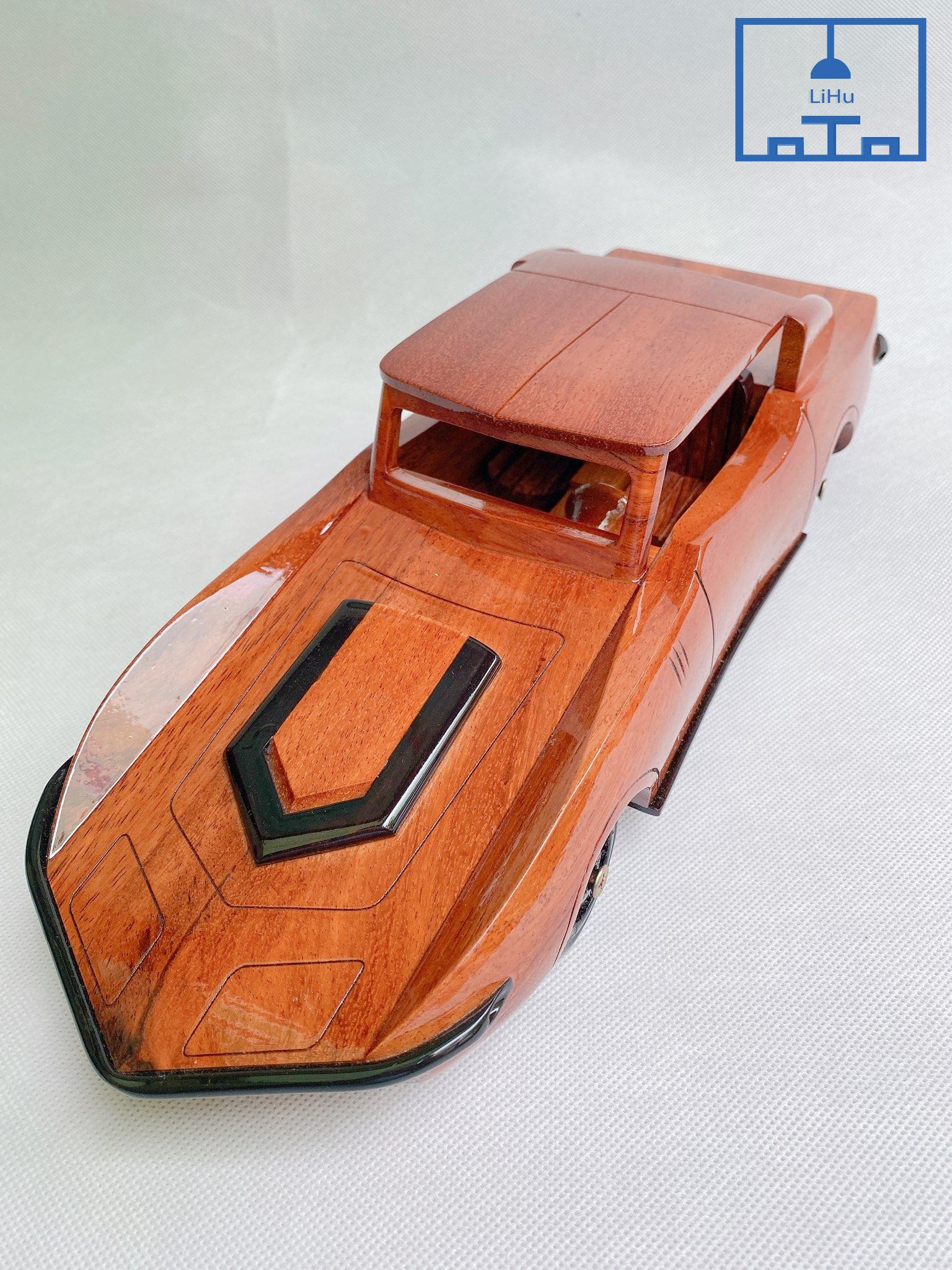 Xe ô tô 1970 CORVETTE làm bằng gỗ nguyên chất - Size 32x12x10cm