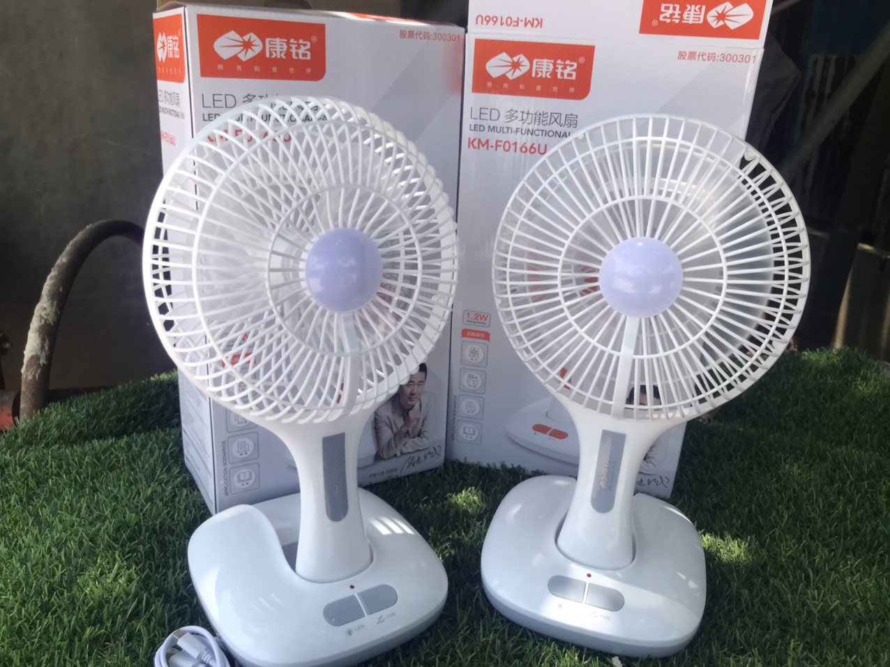 Quạt tích điện 2in1