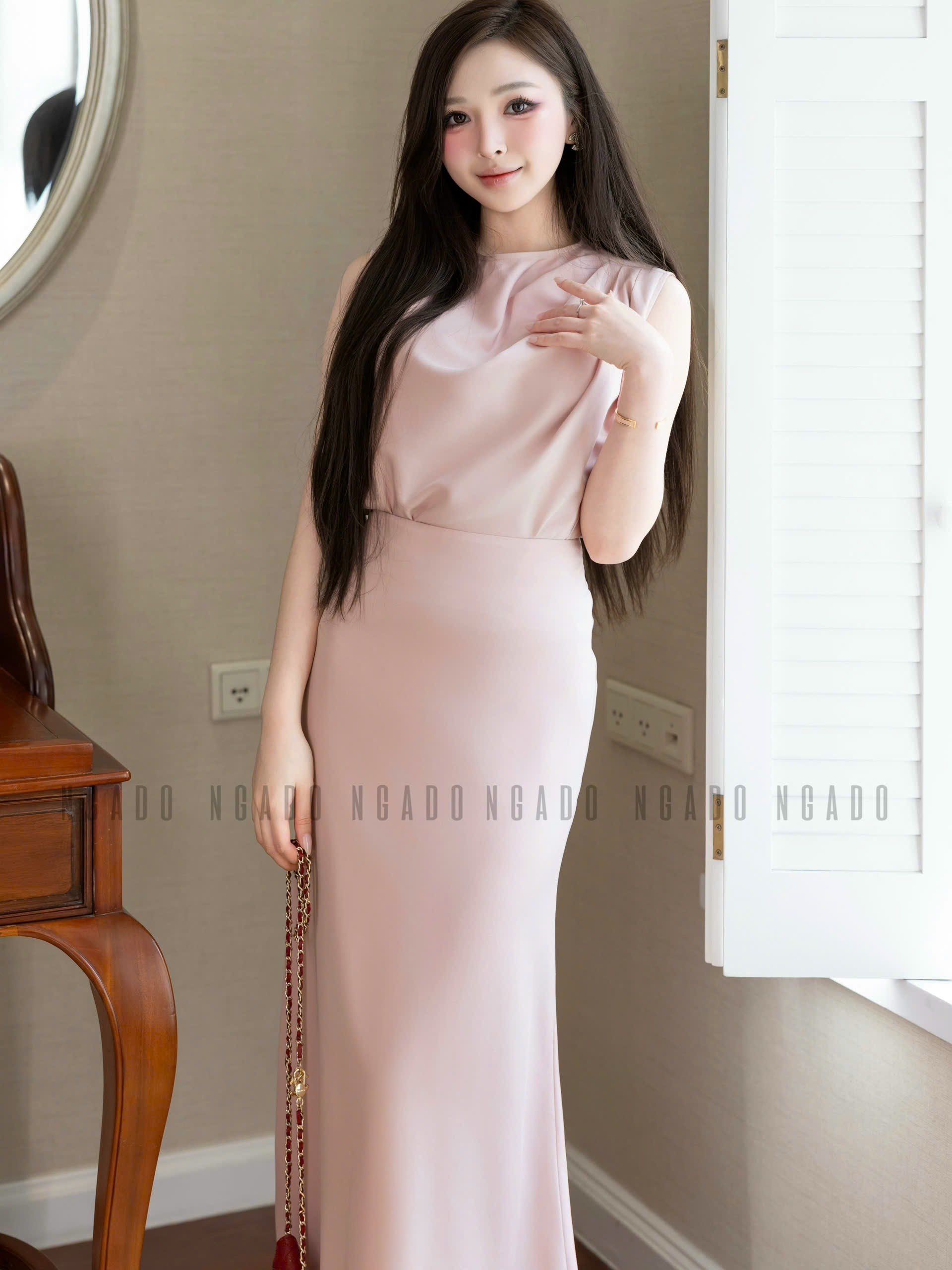 Set áo váy hồng sát nách xếp ly NGADO , set áo váy dài , set áo váy hồng