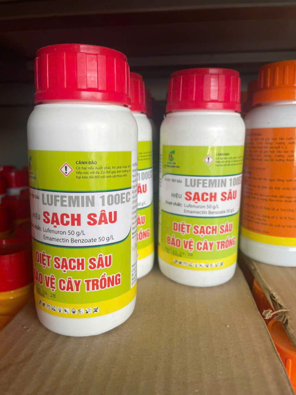 Thuốc trừ sâu cuốn lá, sâu đục thân, sâu đục quả, sâu xanh da láng, và sâu tơ Lufemin 100EC (Sạch Sâu) 250ml