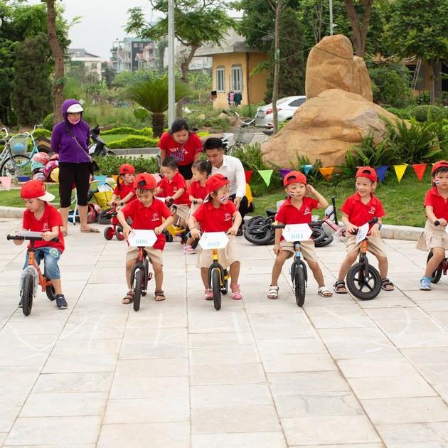 Xe thăng bằng cho bé 18 tháng đến 5 tuổi