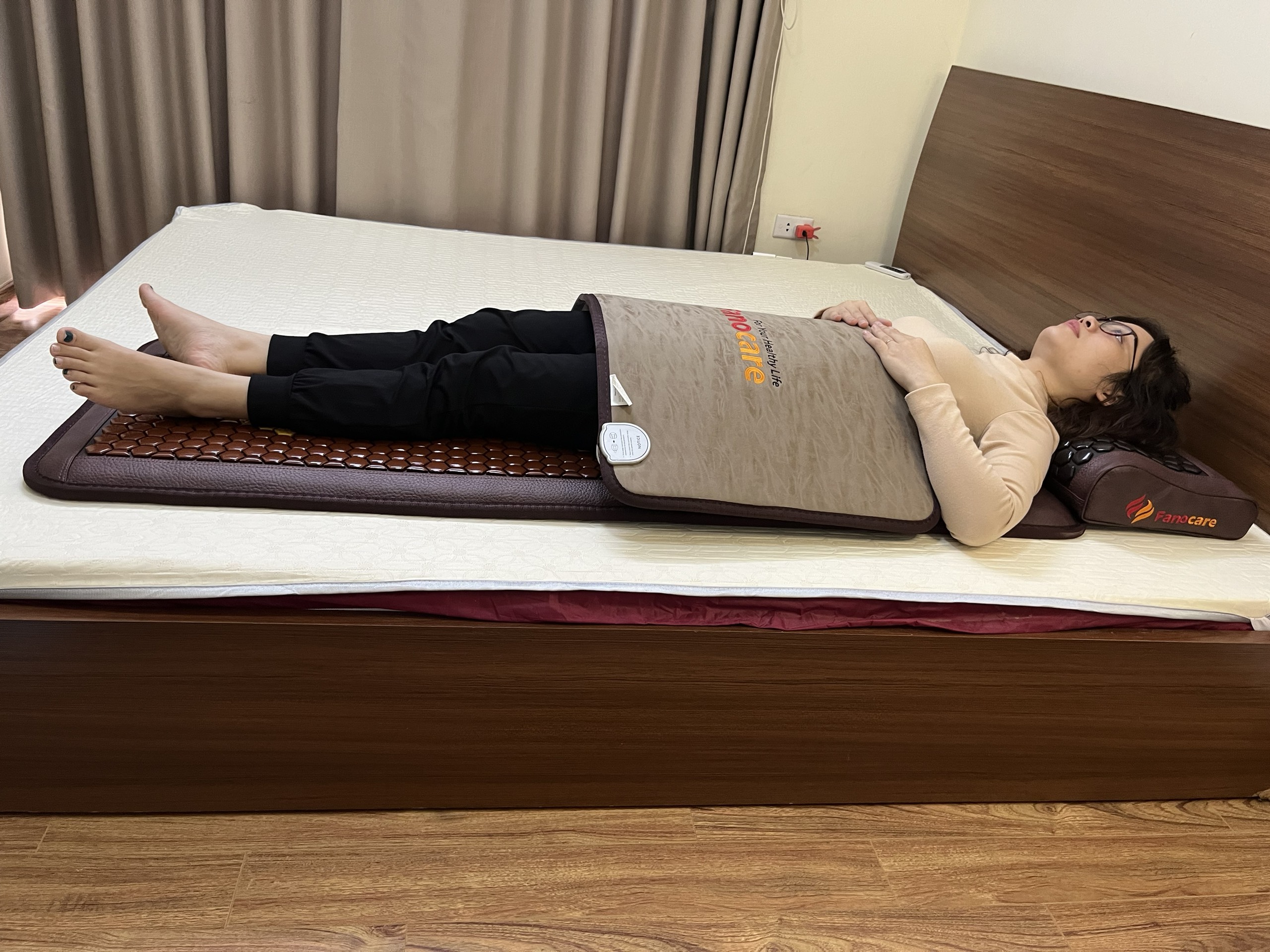 Thảm/Nệm đá nhiệt nóng Fanocare KT 50x80cm kết hợp hồng ngoại laze