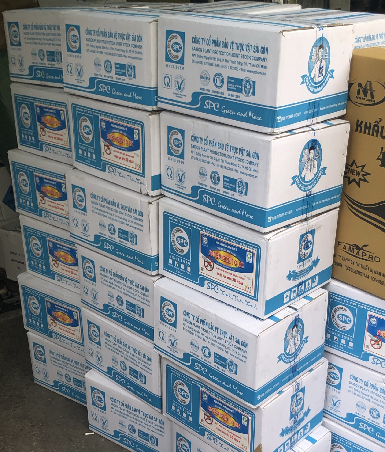 Thuốc diệt muỗi Secsaigon 10EC 480ml phun bên ngoài: cà phê sân vườn, kho bãi, bụi rậm....
