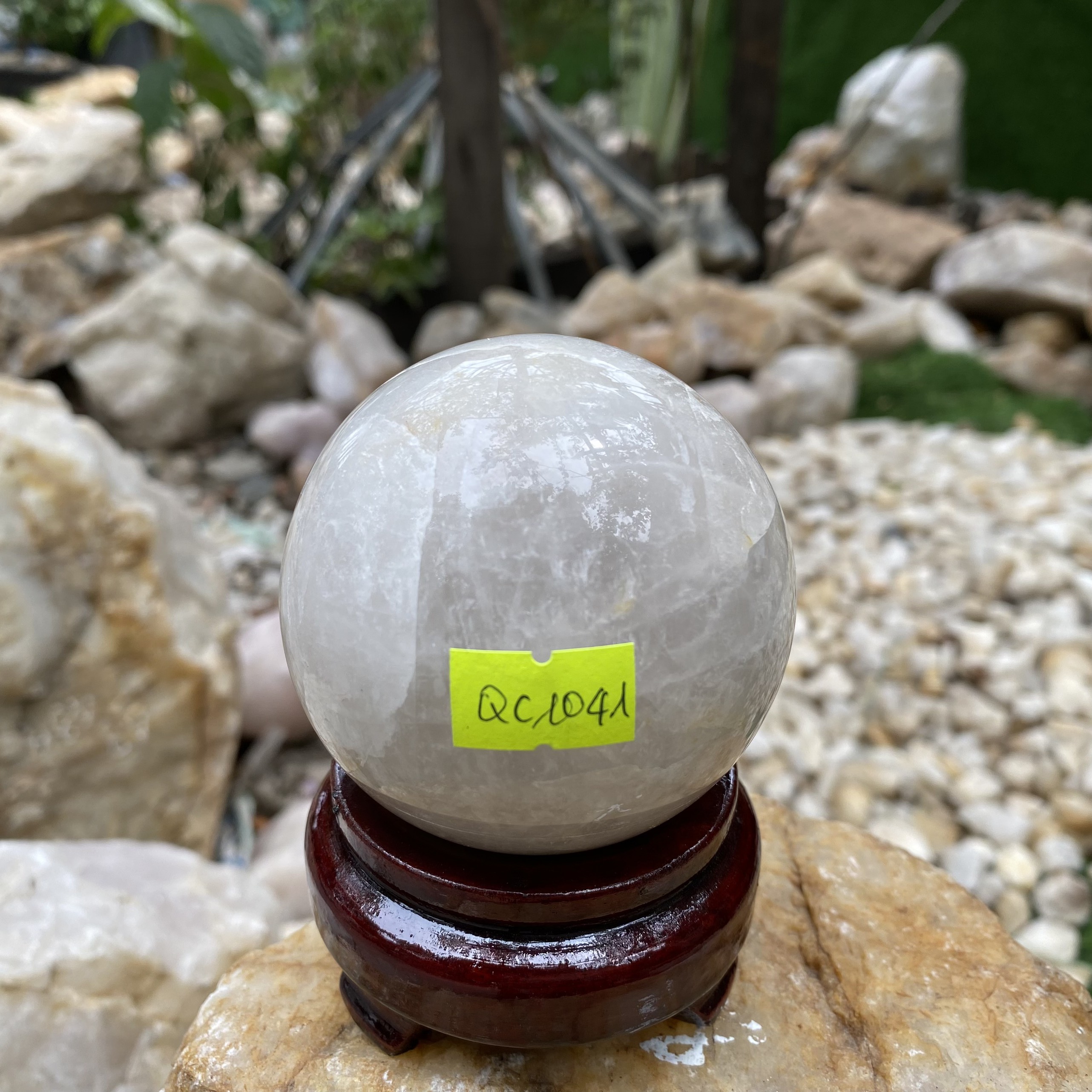 Quả cầu thạch anh trắng tự nhiên-7cm-0.53kg-QC1041